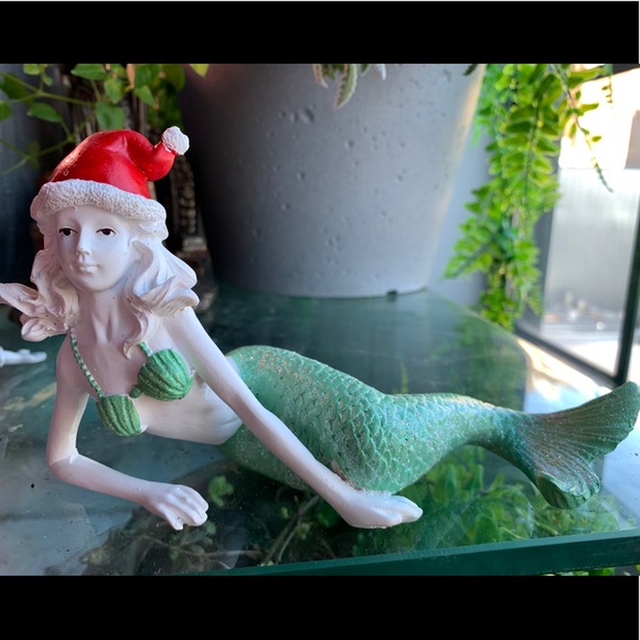 Holiday Santa mermaid statuette - Picture 1 of 2